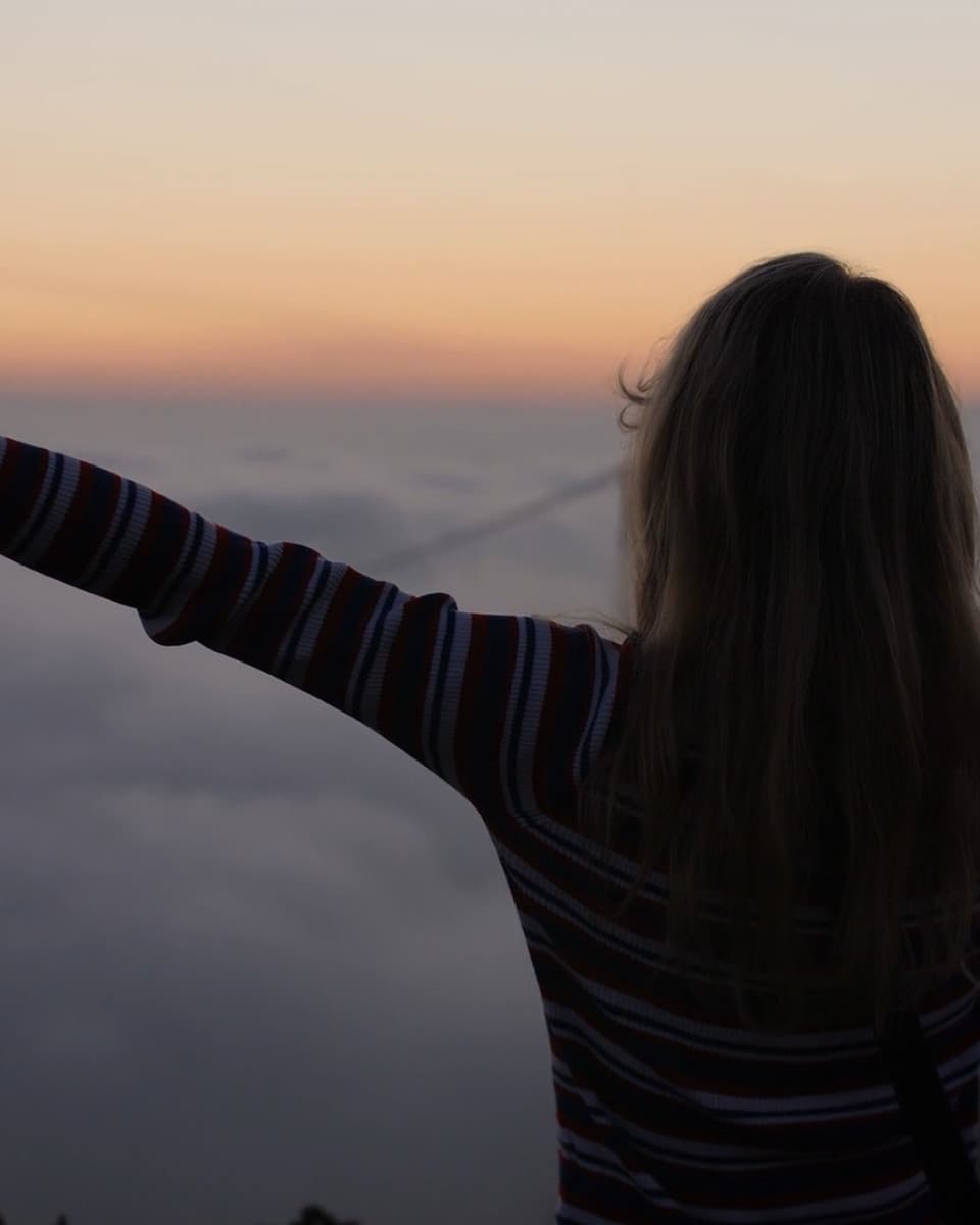 Adventure Awaits Fareway Travel Deal PMax-960x1200px-PerformanceMaxPortrait